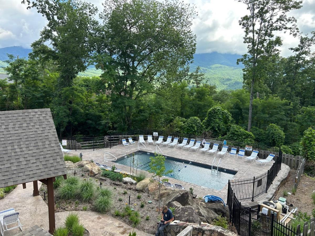 Happy Trails - Cobbly Nob Resort Home Gatlinburg Exterior foto